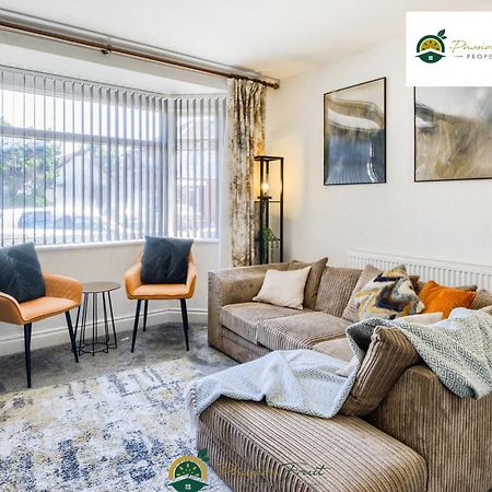 3 Bedroom Coventry House By Passionfruitproperties With Free Wi-Fi, Large Garden And Driveway - 52Nrc Εξωτερικό φωτογραφία