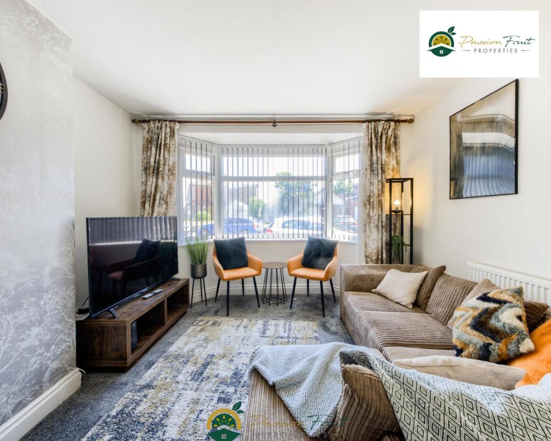 3 Bedroom Coventry House By Passionfruitproperties With Free Wi-Fi, Large Garden And Driveway - 52Nrc Εξωτερικό φωτογραφία