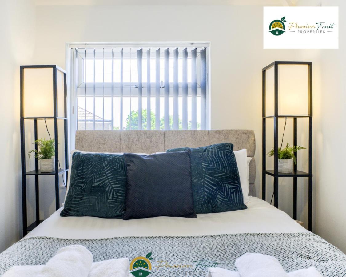 3 Bedroom Coventry House By Passionfruitproperties With Free Wi-Fi, Large Garden And Driveway - 52Nrc Εξωτερικό φωτογραφία