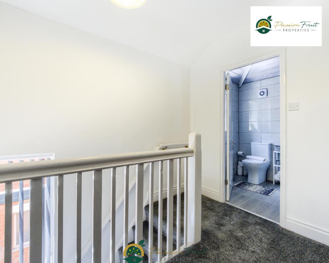 3 Bedroom Coventry House By Passionfruitproperties With Free Wi-Fi, Large Garden And Driveway - 52Nrc Εξωτερικό φωτογραφία