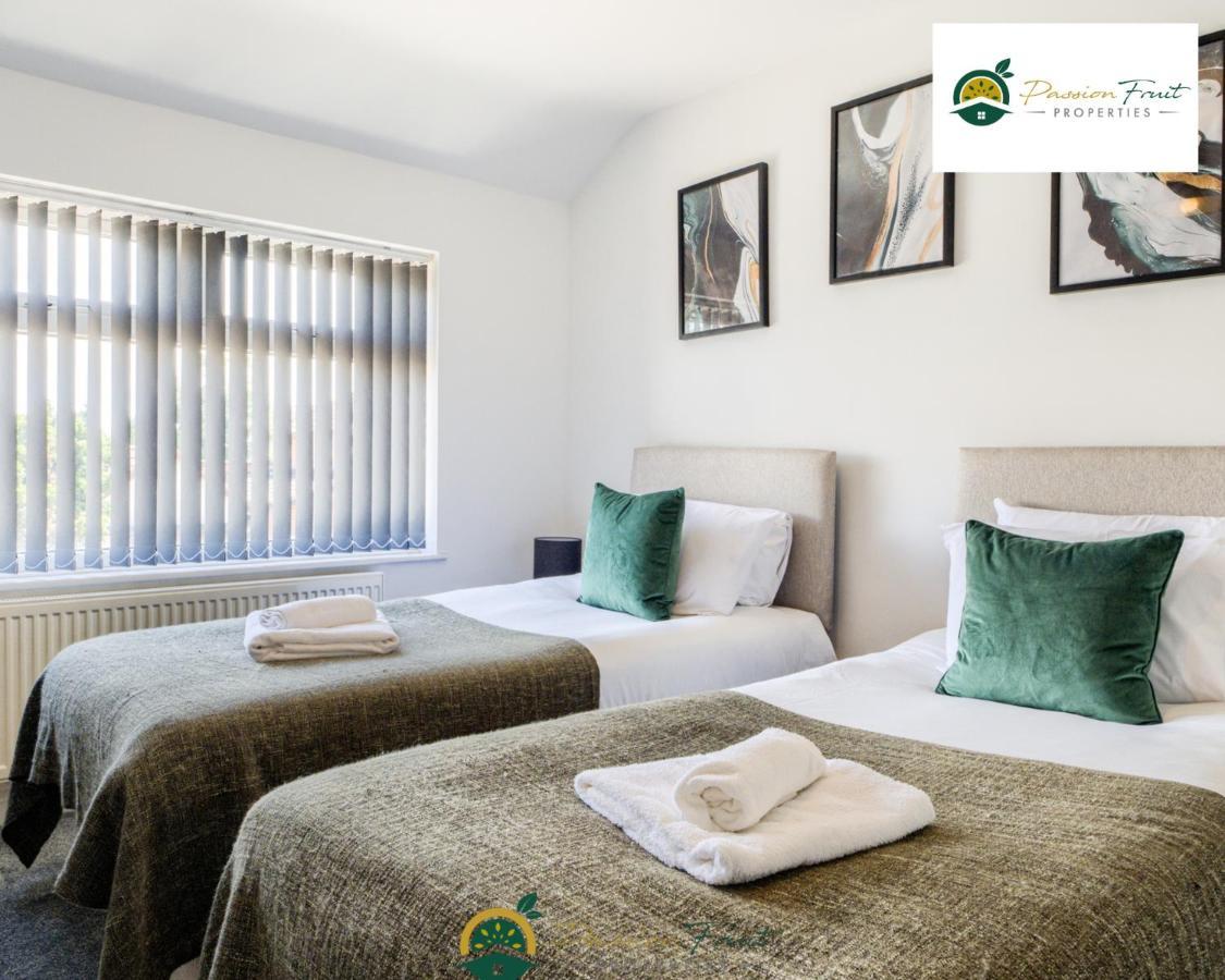 3 Bedroom Coventry House By Passionfruitproperties With Free Wi-Fi, Large Garden And Driveway - 52Nrc Εξωτερικό φωτογραφία