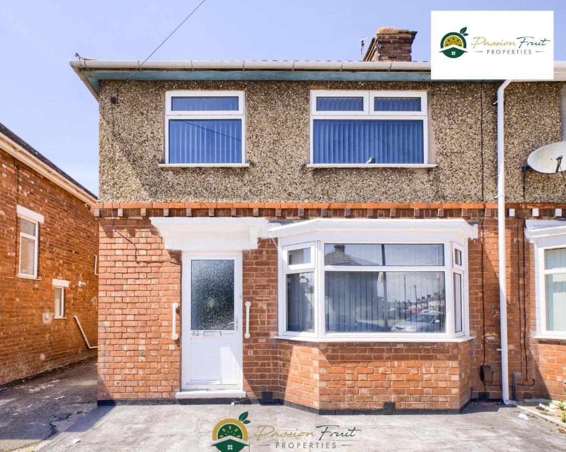 3 Bedroom Coventry House By Passionfruitproperties With Free Wi-Fi, Large Garden And Driveway - 52Nrc Εξωτερικό φωτογραφία