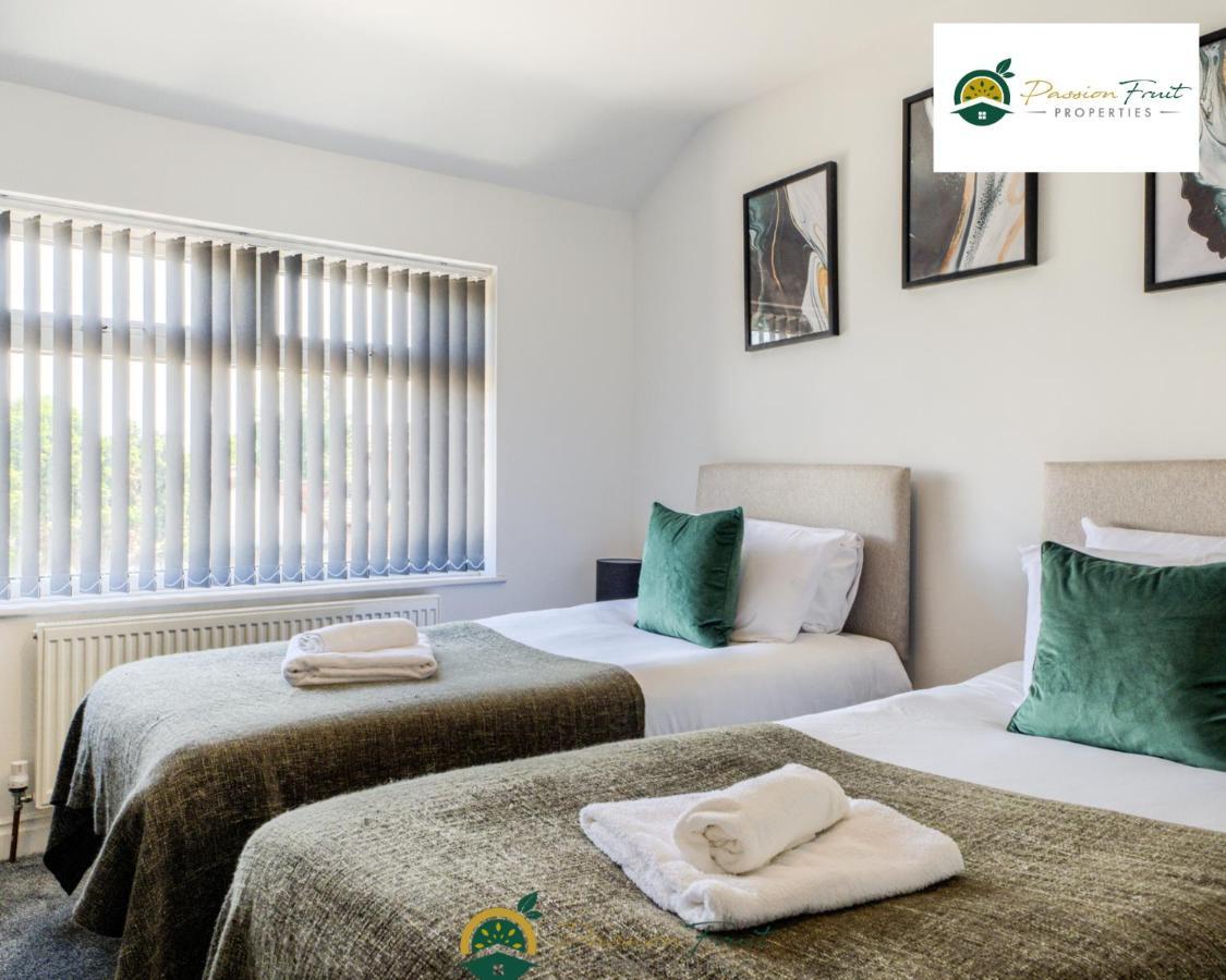 3 Bedroom Coventry House By Passionfruitproperties With Free Wi-Fi, Large Garden And Driveway - 52Nrc Εξωτερικό φωτογραφία