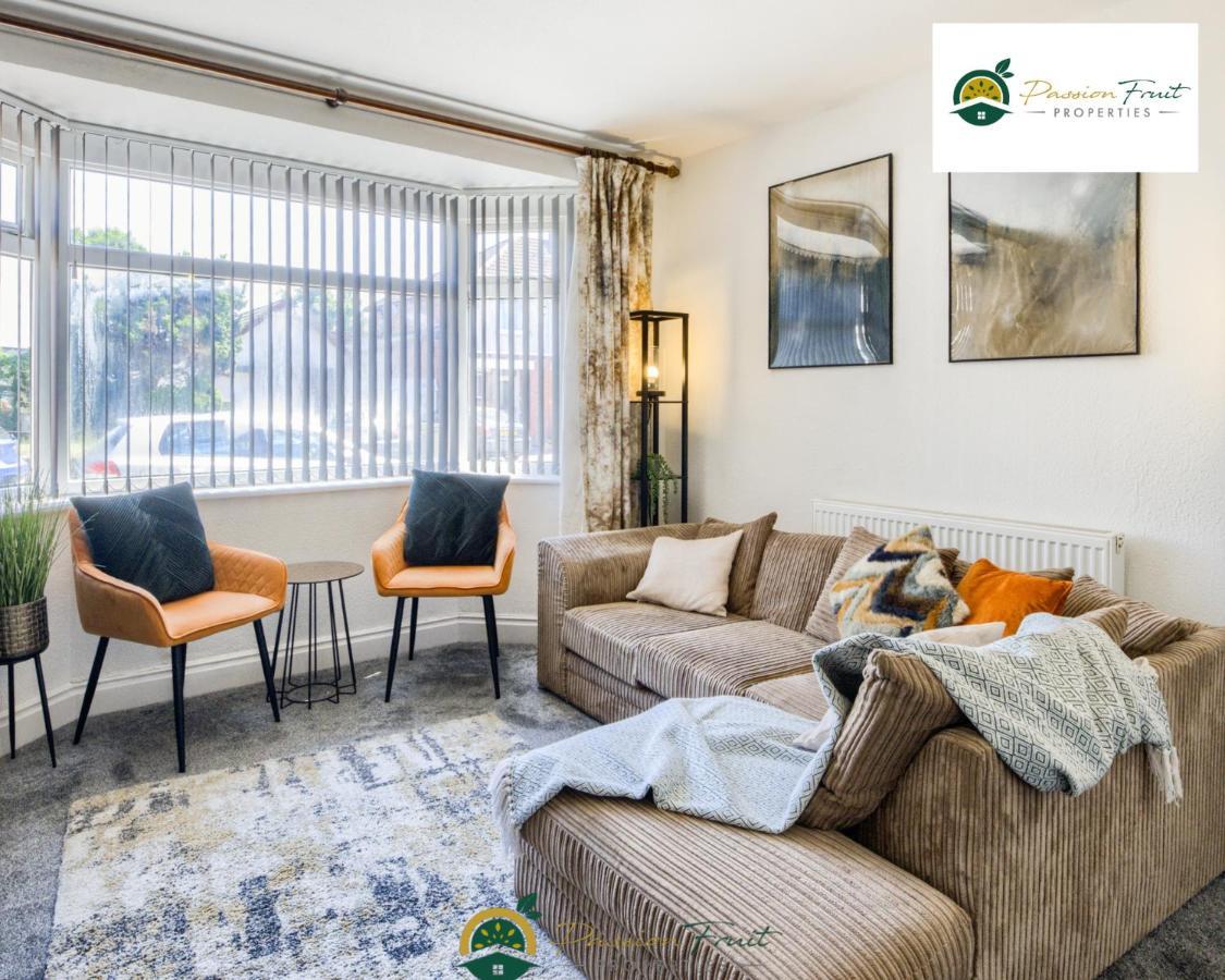 3 Bedroom Coventry House By Passionfruitproperties With Free Wi-Fi, Large Garden And Driveway - 52Nrc Εξωτερικό φωτογραφία